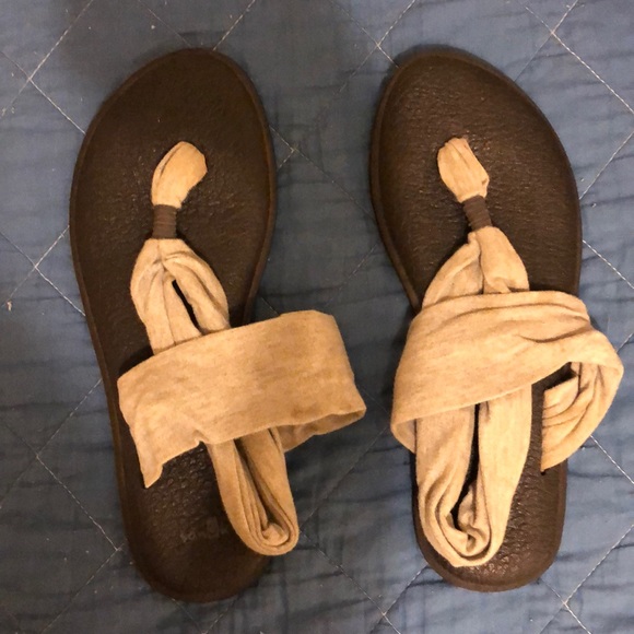Sanuk grey yoga mat sandals size 9 - Picture 2 of 7